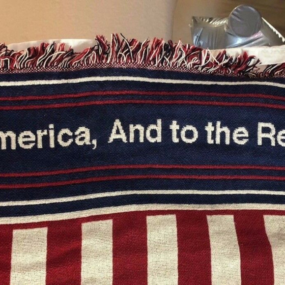 US Flag with Pledge of Allegiance Blanket The Rio - Picture 4 of 6